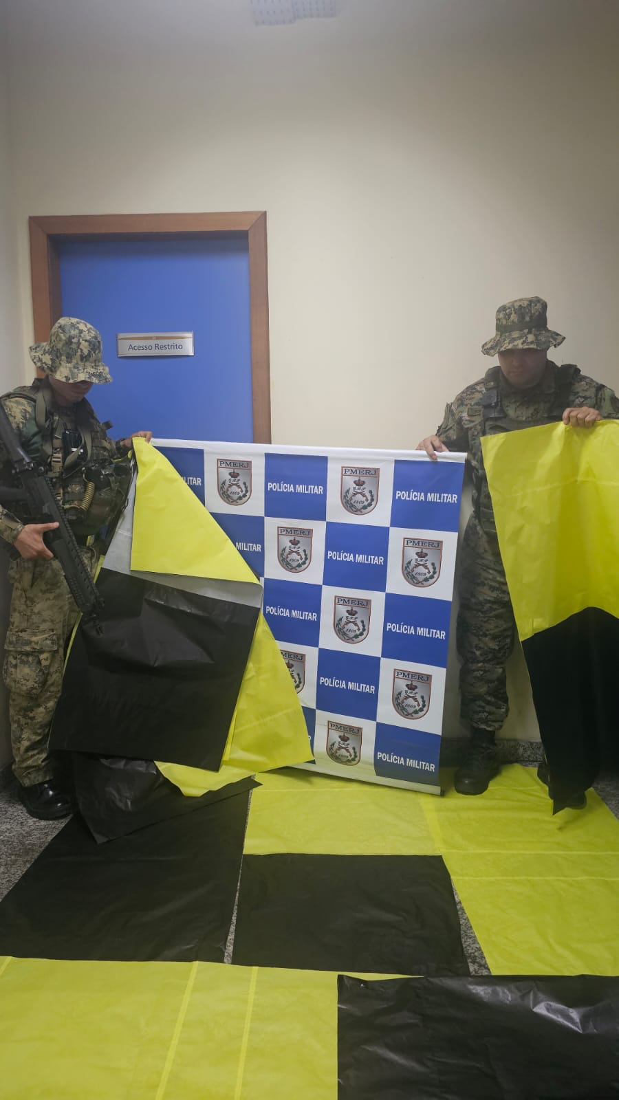 Campanha Disque Balão: Após denúncia, polícia apreende materiais para fabricação de balões na região dos lagos 